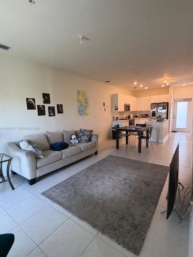 2 of 10 - 8001 Nw 41st Street #f-310, Doral, FL