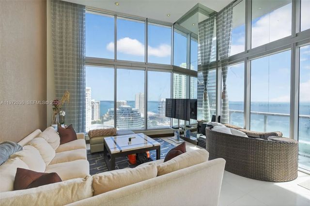 3 of 36 - 495 Brickell Avenue #2201, Miami, FL