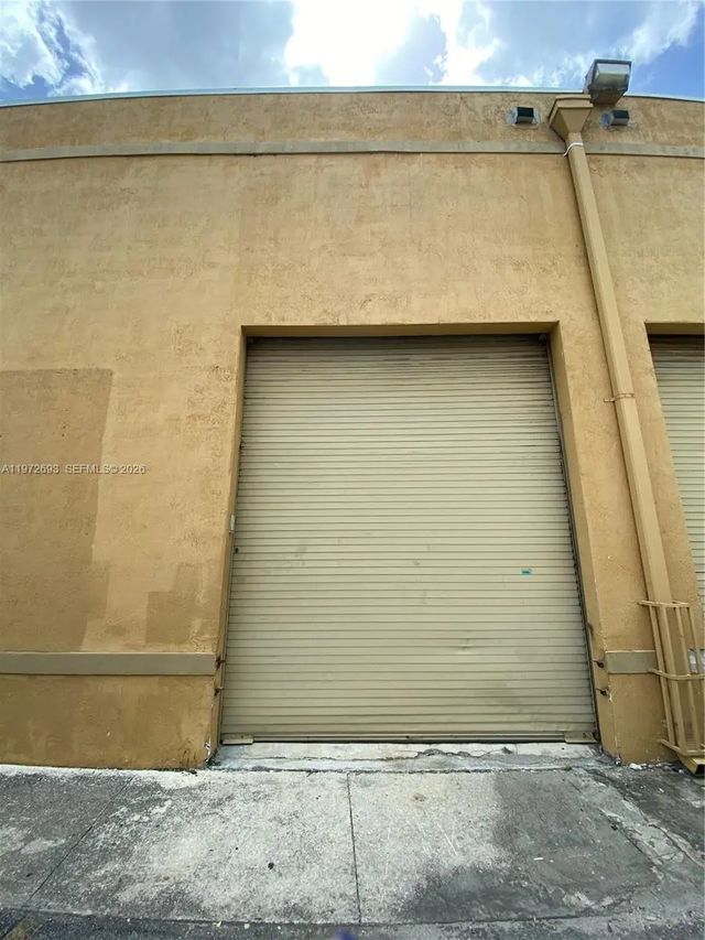 3 of 11 - 2431 W 80th Street #5-c, Hialeah, FL
