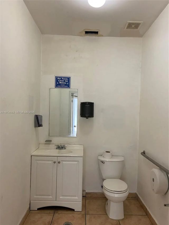 4 of 11 - 2431 W 80th Street #5-c, Hialeah, FL
