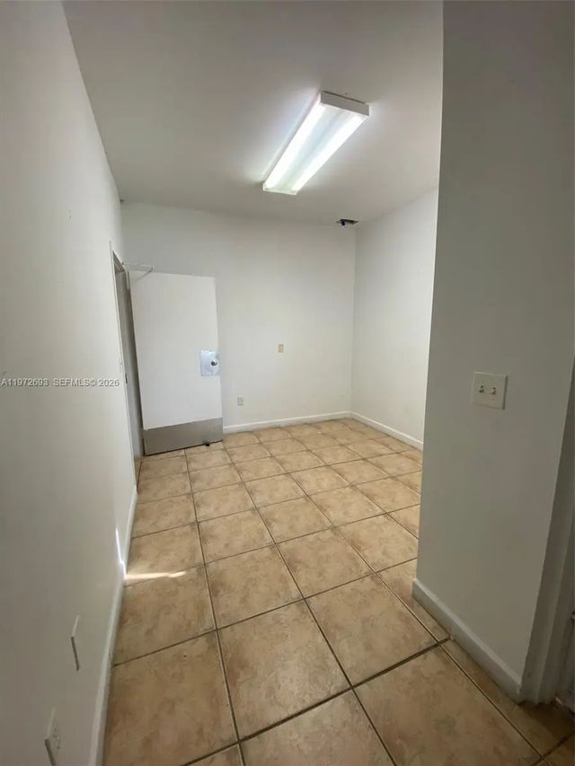 5 of 11 - 2431 W 80th Street #5-c, Hialeah, FL