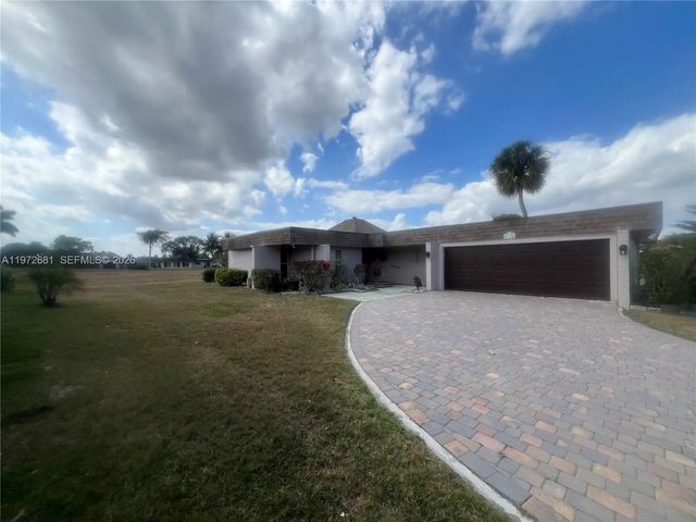 5724 S Bayberry Lane, Tamarac