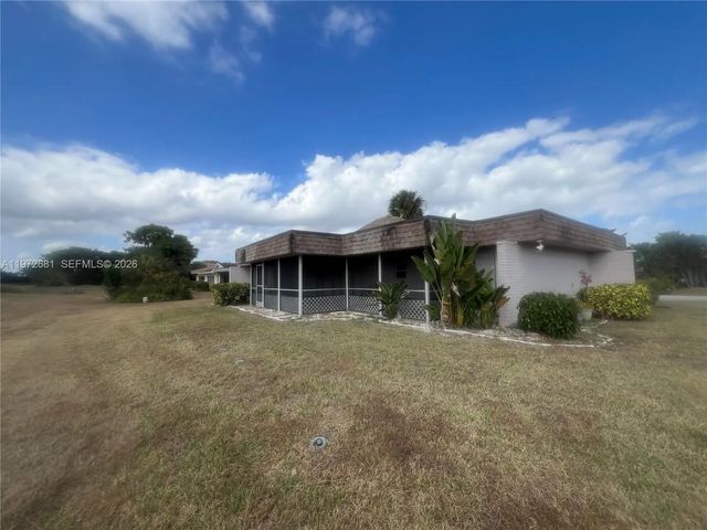 2 of 19 - 5724 S Bayberry Lane, Tamarac, FL