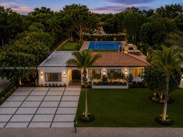 2421 Ne 187th Street, Miami