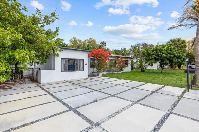 4 of 45 - 2421 Ne 187th Street, Miami, FL