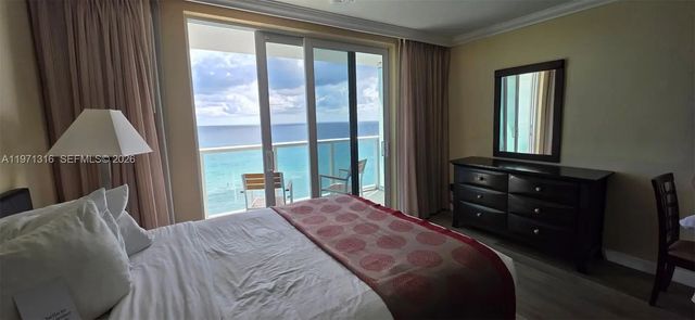 5 of 14 - 19201 Collins Avenue #1011, Sunny Isles Beach, FL