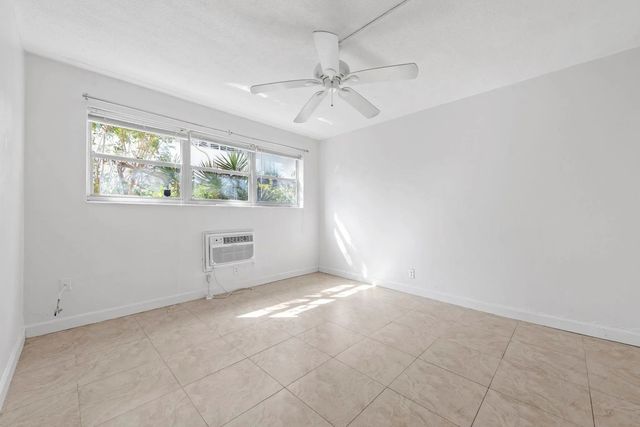 4 of 19 - 625 Antioch Avenue #104, Fort Lauderdale, FL