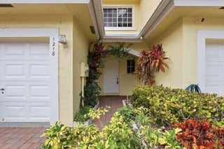 Photo of Listing #R11166925