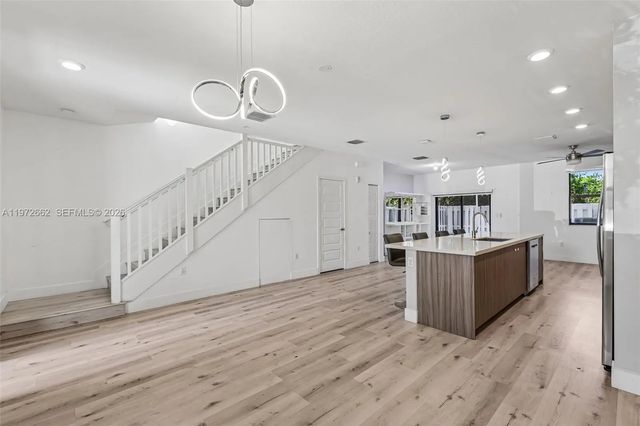 5 of 63 - 10455 Nw 82nd Street #4, Doral, FL