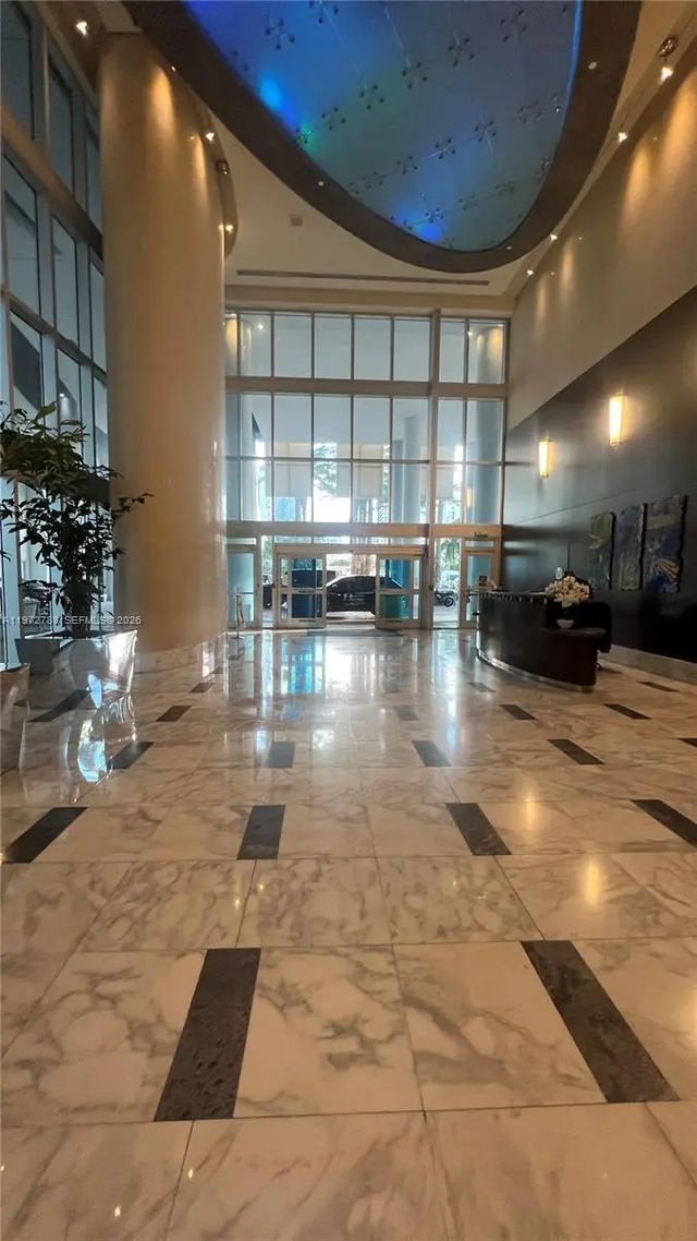 3 of 21 - 185 Sw 7th Street #2202, Miami, FL