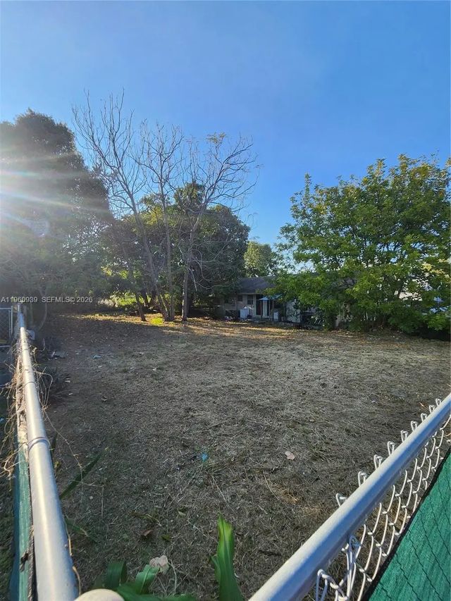 6742 Nw 4th Avenue, Miami