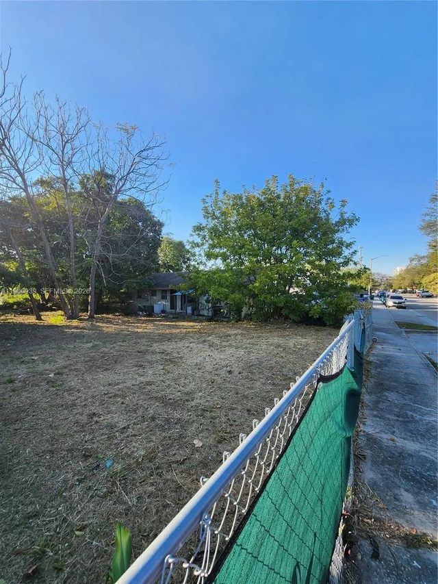 2 of 7 - 6742 Nw 4th Avenue, Miami, FL