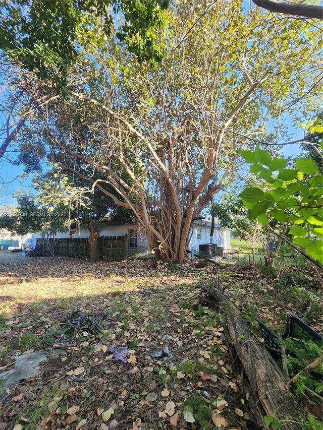 4 of 7 - 6742 Nw 4th Avenue, Miami, FL
