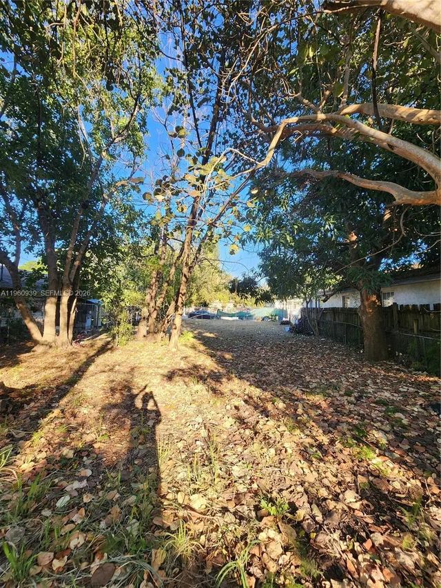 5 of 7 - 6742 Nw 4th Avenue, Miami, FL
