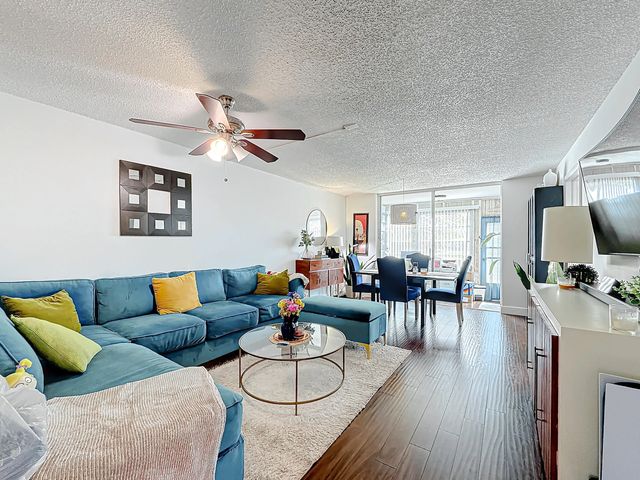 3 of 31 - 8225 Sunrise Lakes Boulevard #110, Sunrise, FL