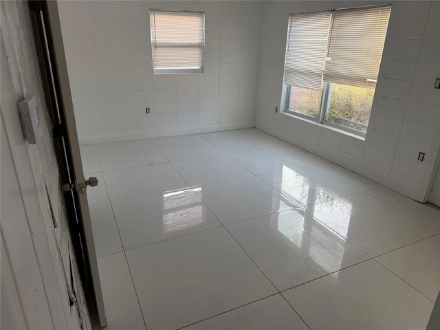 2 of 9 - 2006 Avenue P, Fort Pierce, FL