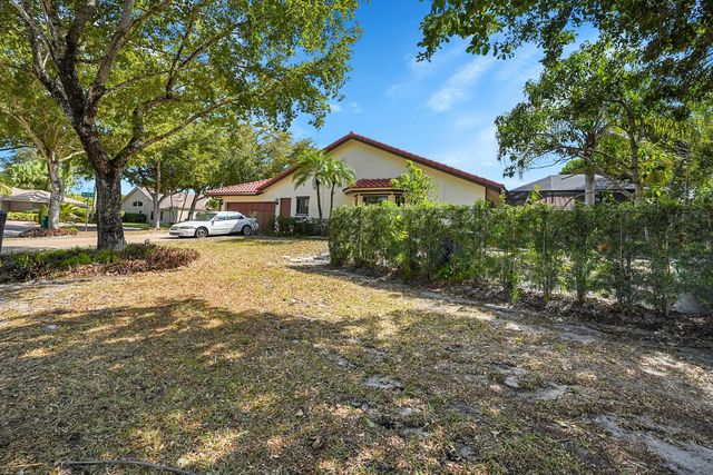 3 of 38 - 5172 Nw 84th Road, Coral Springs, FL