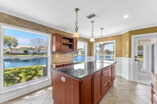 Photo of Listing #R11167023