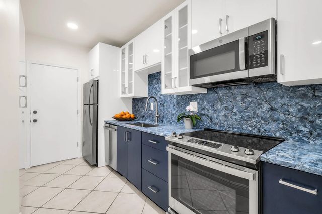 299 Sw 7th Street #106, Boca Raton