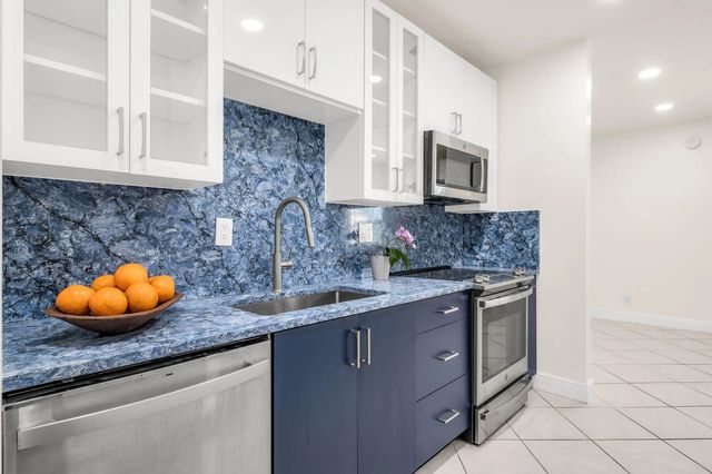 2 of 25 - 299 Sw 7th Street #106, Boca Raton, FL