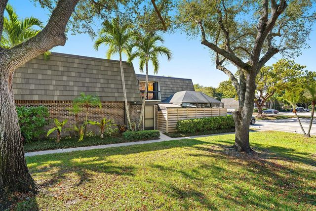2 of 17 - 1213 12th Terrace #1213, Palm Beach Gardens, FL