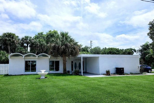 3 of 36 - 1715 York Court, Fort Pierce, FL