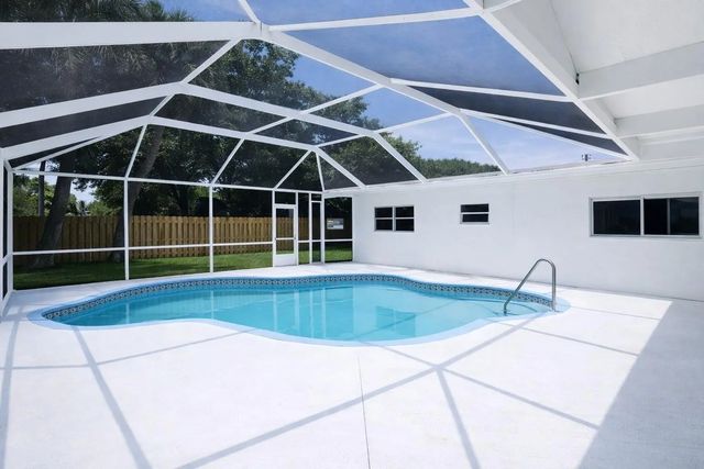 5 of 36 - 1715 York Court, Fort Pierce, FL