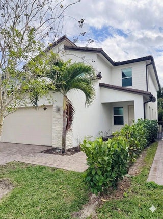 Photo of Listing #F10555113