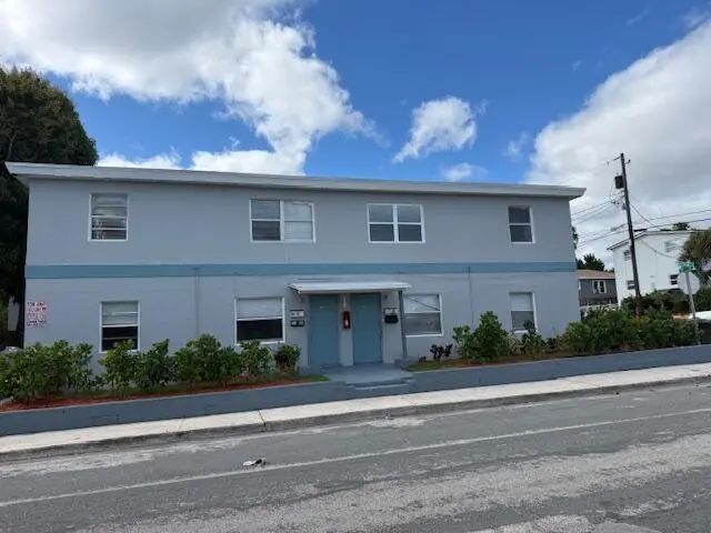 3 of 39 - 1913 Division Avenue, West Palm Beach, FL