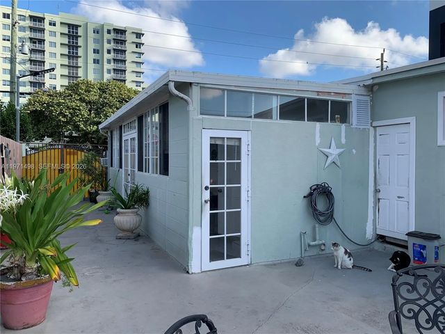 5 of 7 - 3560 Nw 35th Street, Miami, FL