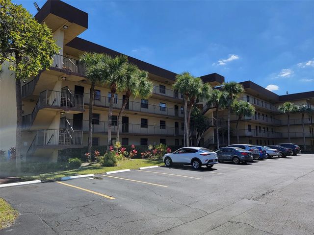 3121 Nw 47th Terrace #403, Lauderdale Lakes