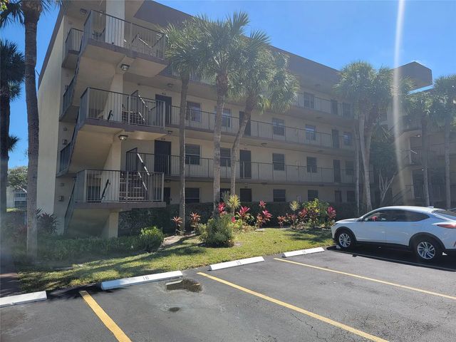 2 of 17 - 3121 Nw 47th Terrace #403, Lauderdale Lakes, FL
