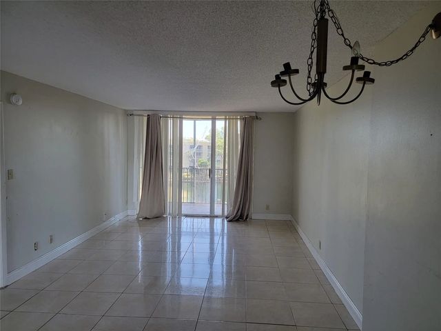 4 of 17 - 3121 Nw 47th Terrace #403, Lauderdale Lakes, FL