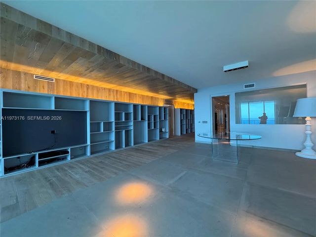 5 of 25 - 2711 S Ocean Drive #3404, Hollywood, FL