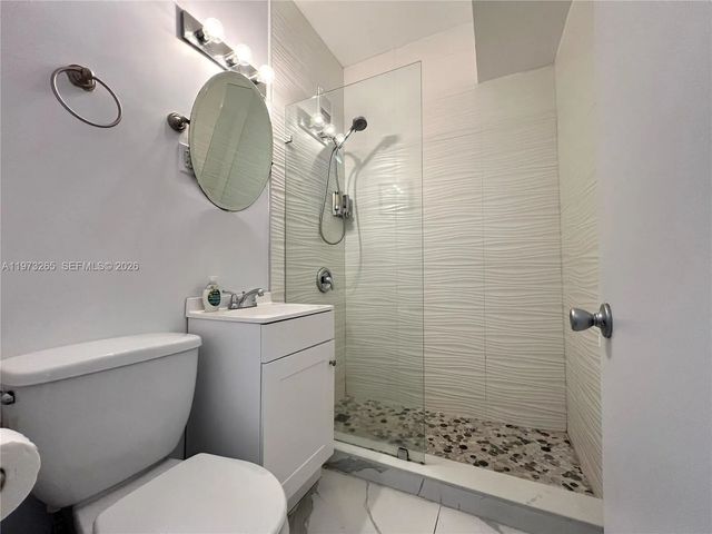4 of 26 - 1100 Collins Avenue #303, Miami Beach, FL