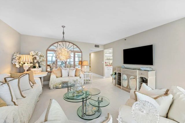 5 of 28 - 529 S Flagler Drive #8g, West Palm Beach, FL