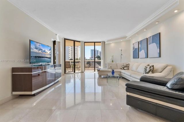 3 of 46 - 20191 E Country Club Drive #510, Aventura, FL