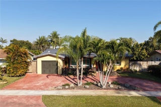 Photo of Listing #F10551740