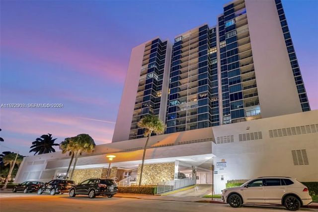 4 of 45 - 2655 Collins Avenue #1404, Miami Beach, FL