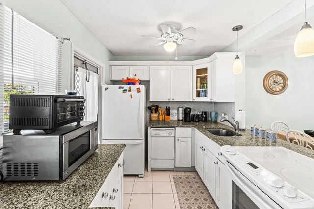 4 of 28 - 2121 Ne 1st Court #202, Boynton Beach, FL