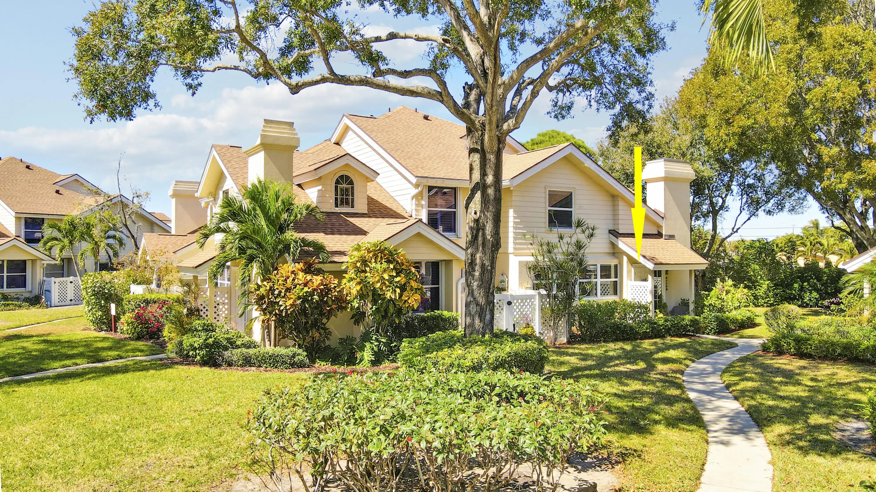 WELLESLEY AT LAKE CLARKE SHORES Residential home - 8115 Northboro Court #b, Lake Clarke Shores