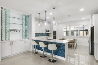 Photo of Listing #R11167197