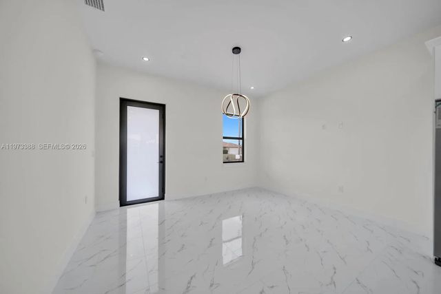 5 of 32 - 4003 10th Street Sw, Lehigh Acres, FL