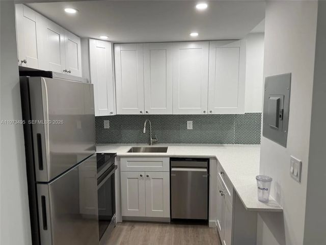 2 of 14 - 926 Michigan Avenue #12, Miami Beach, FL
