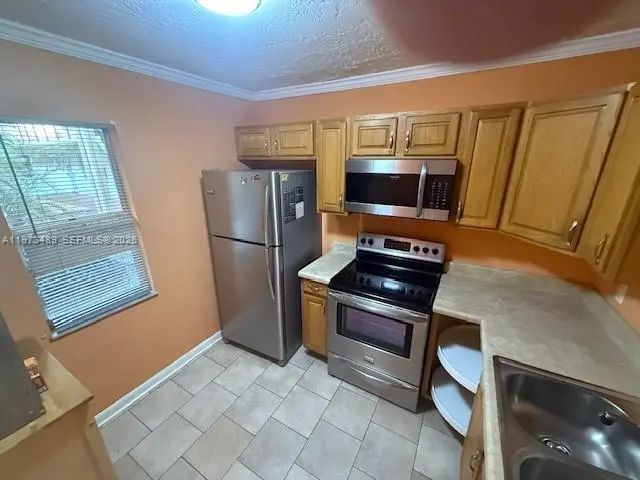 4 of 21 - 2801 Somerset Drive #105, Lauderdale Lakes, FL