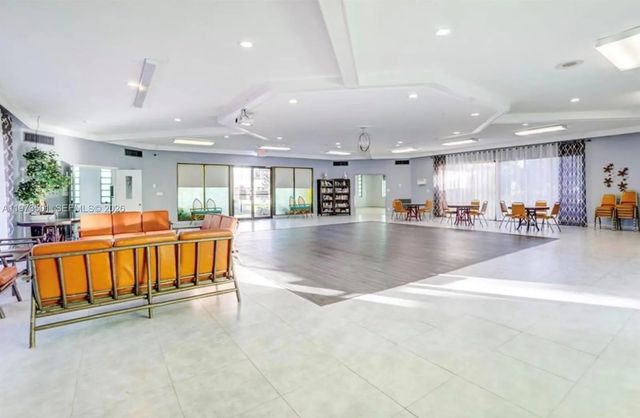 4 of 13 - 5021 W Oakland Park Boulevard #104, Lauderdale Lakes, FL