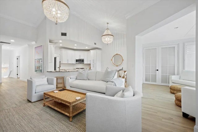 Photo of Listing #R11167289