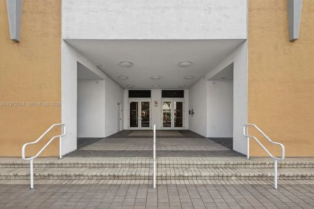 4 of 46 - 900 Sw 8th Street #505, Miami, FL