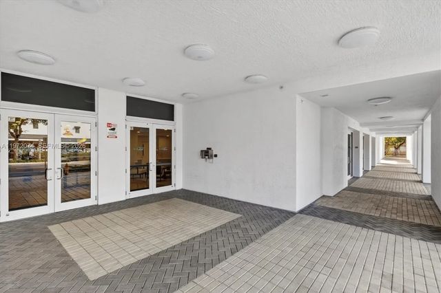 5 of 46 - 900 Sw 8th Street #505, Miami, FL