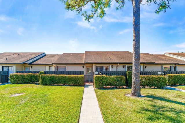 704 Sunny Pine Way #c, Greenacres